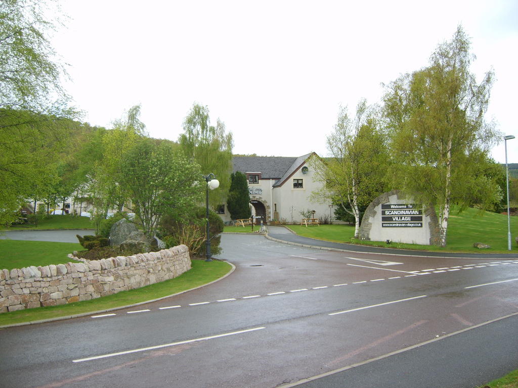 Scandinavian Village Ltd Aviemore Phòng bức ảnh